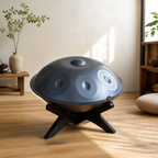 Handpan CELESTIA Eclipse graphite bleu — mise en situation originale