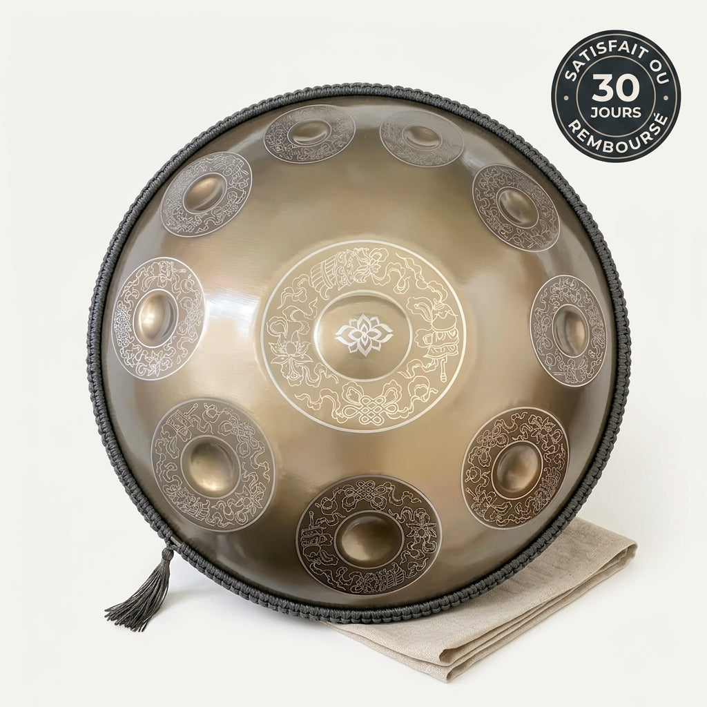 Handpan Hikari — Ré mineur (D Kurd) — vue studio, garantie satisfait ou remboursé 30 jours