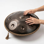 Handpan Lumora — Ré mineur (D Kurd) — gros plan, prêt à jouer